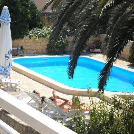 Penzion Adriatic Balota With Shared Pool 3*
