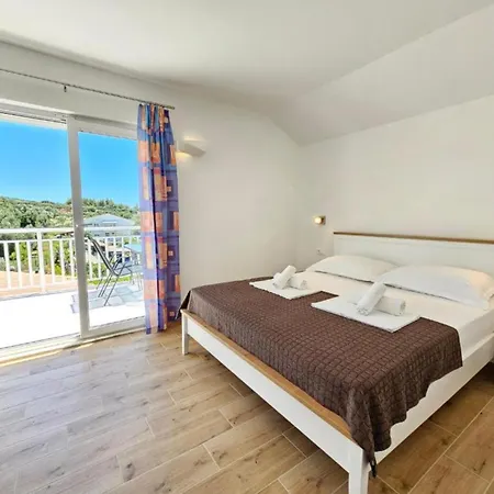 Penzion Adriatic Balota With Shared Pool 3*