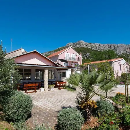 Adriatic Balota With Shared Pool Guest house
