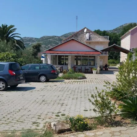 Guest house Adriatic Balota With Shared Pool