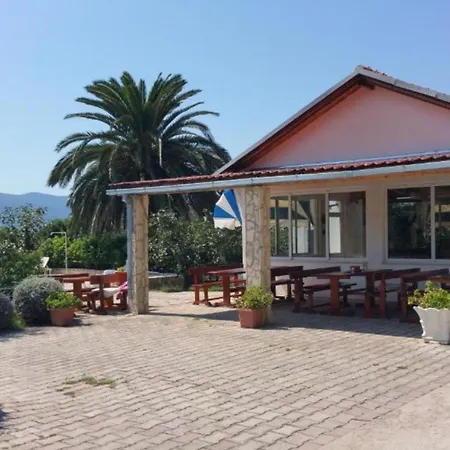 Adriatic Balota With Shared Pool Guest house