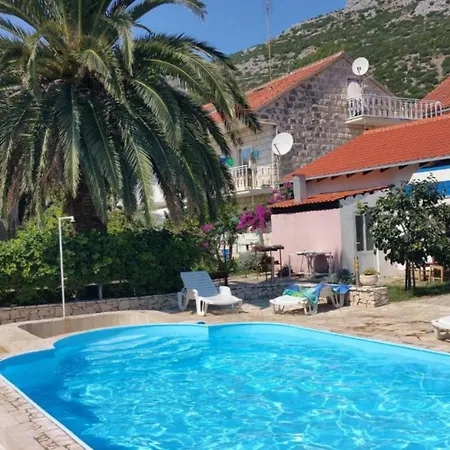 Guest house Adriatic Balota With Shared Pool