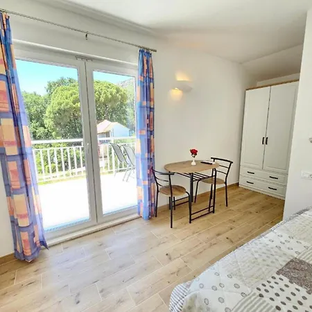 Guest house Adriatic Balota With Shared Pool