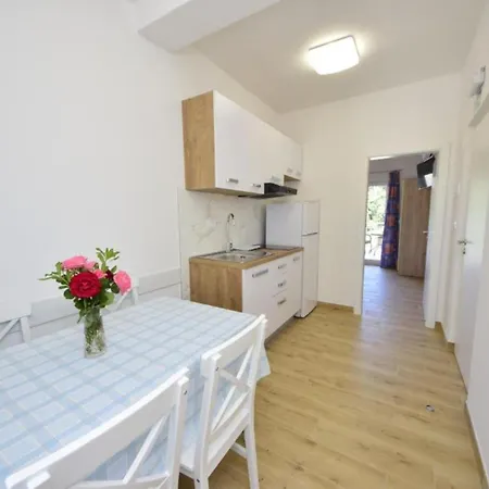 Adriatic Balota With Shared Pool Guest house