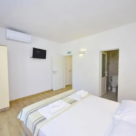 Adriatic Balota With Shared Pool 3*