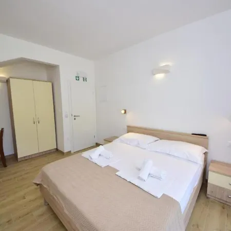 Adriatic Balota With Shared Pool Guest house Viganj