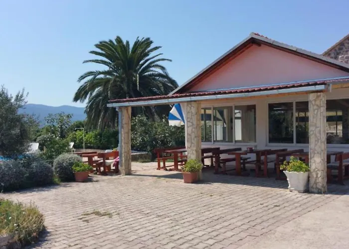 Adriatic Balota With Shared Pool Guest house