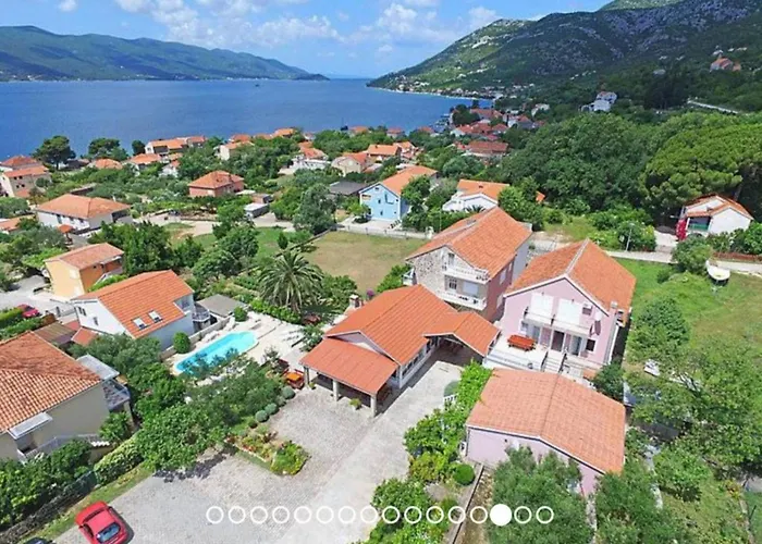 Adriatic Balota With Shared Pool 3*
