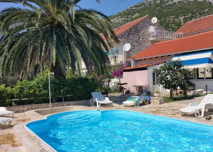 Guest house Adriatic Balota With Shared Pool