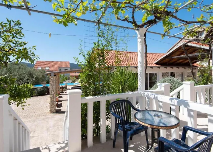 Guest house Adriatic Balota With Shared Pool