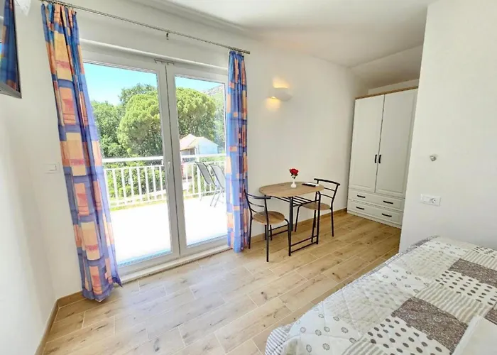 Guest house Adriatic Balota With Shared Pool