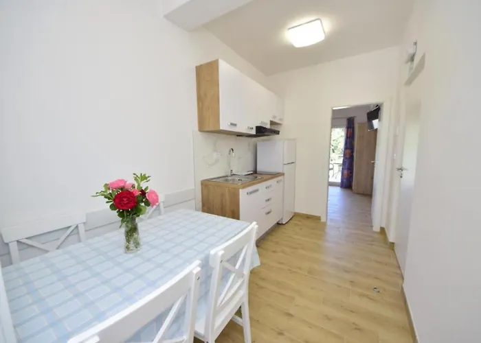 Adriatic Balota With Shared Pool Guest house