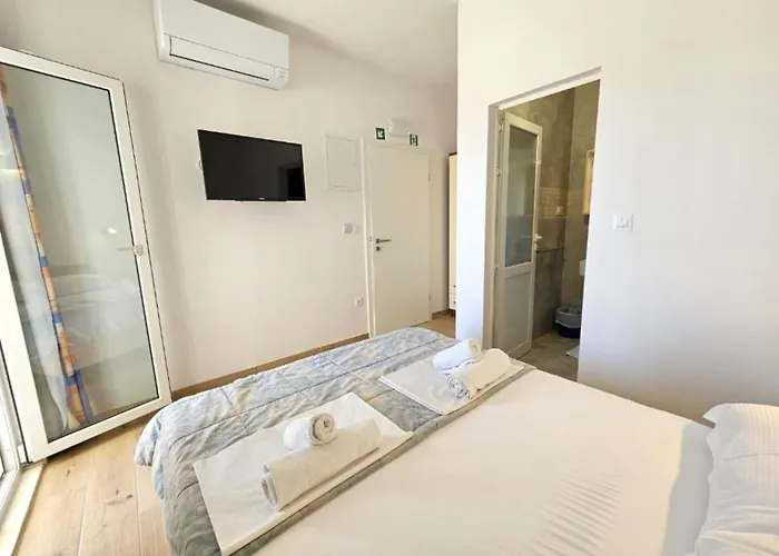 Guest house Adriatic Balota With Shared Pool