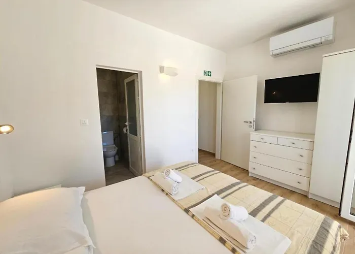 Adriatic Balota With Shared Pool 3*