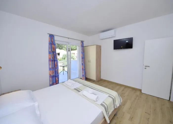 Adriatic Balota With Shared Pool Guest house